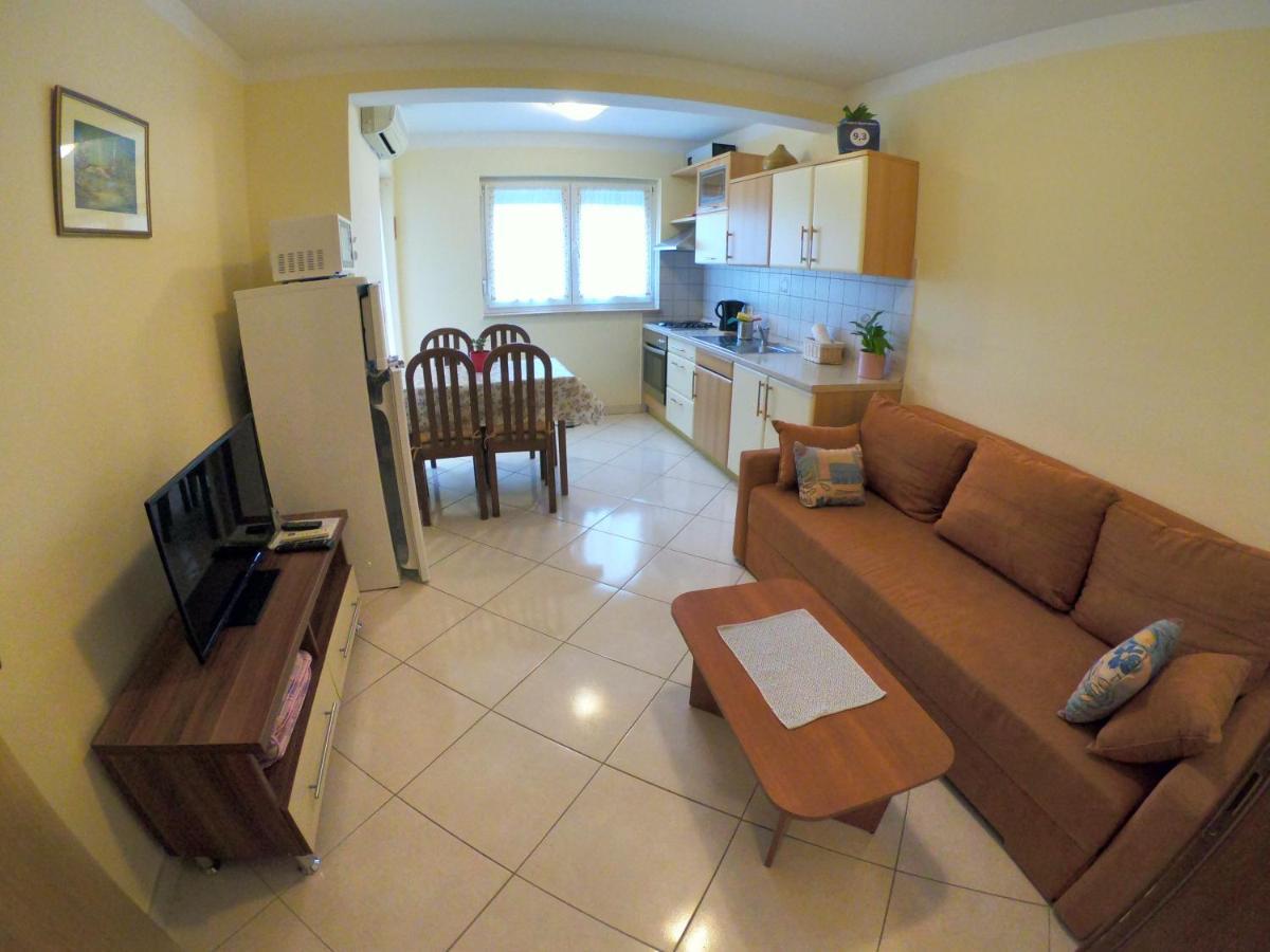 Kvajera Apartment โปเรช ภายนอก รูปภาพ